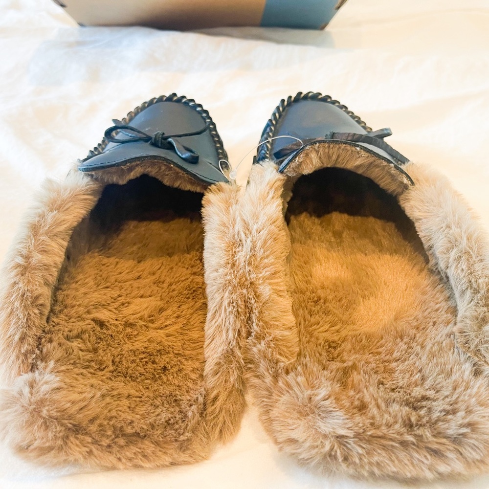 Slippers - Picture 6 of 12
